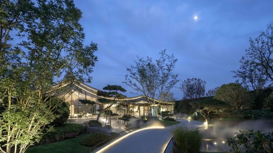 Mẫu thiết kế nhà vườn mái Thái hiện đại, thoáng mát