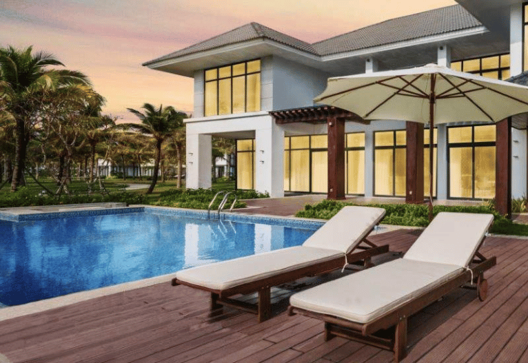thue-villa-phu-quoc207 Khu vực hồ bơi tại Villa Phú Quốc Radisson Blu
