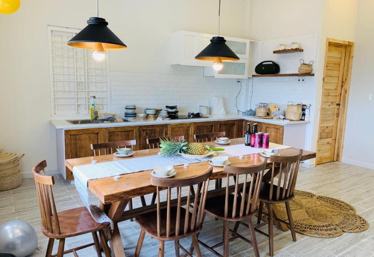 Chon's Dock Homestay & House Lease (Memories House)