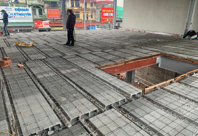 nha-khung-thep-be-tong-nhe203 Xây Nhà Khung Thép Bê Tông Nhẹ Hiệu Quả Cao Năm 2023