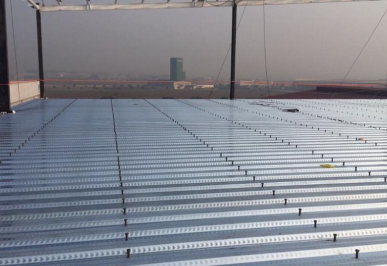 Nhà khung thép sàn deck là gì? Cấu tạo và thi công sàn deck