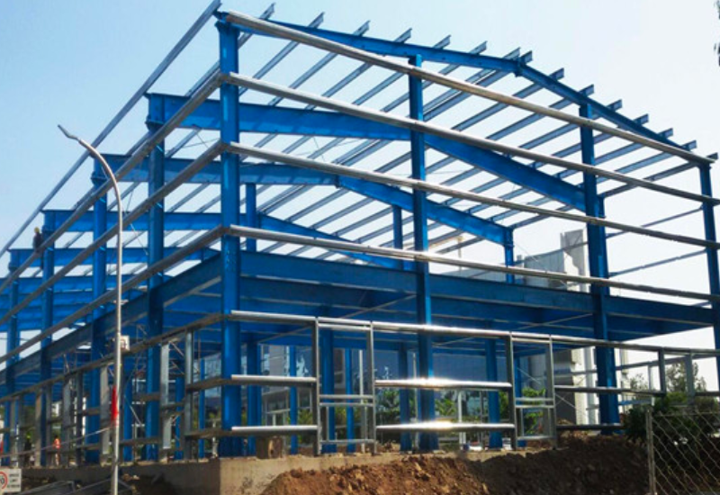 Những mẫu nhà khung thép 2 tầng đẹp và chi phí kết cấu tiền chế 2022