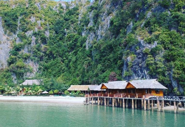 resort-cat-ba2028 Lạc Vào TOP 12 Resort Cát Bà View Đẹp Hút Hồn Du Khách