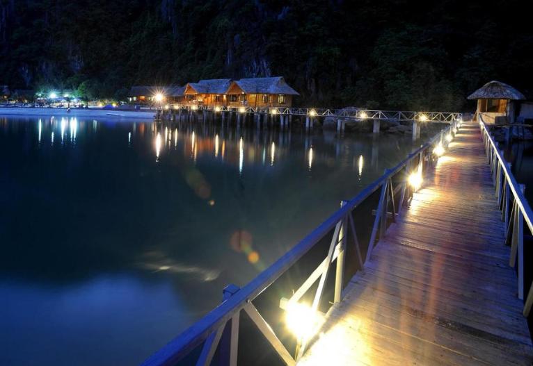 resort-cat-ba204 Lạc Vào TOP 12 Resort Cát Bà View Đẹp Hút Hồn Du Khách