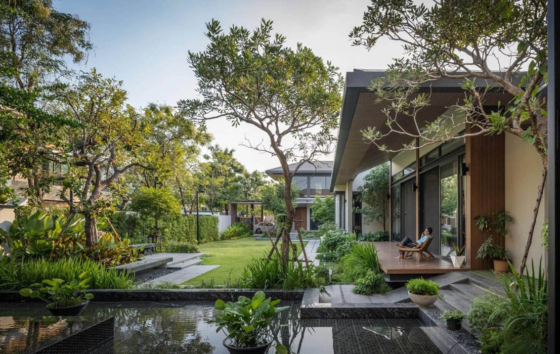 Thiết kế nhà hiện đại kết hợp yếu tố vườn Nhật (tối giản) và vườn Huế (cây xanh, bóng mát) tạo không gian thư giãn
